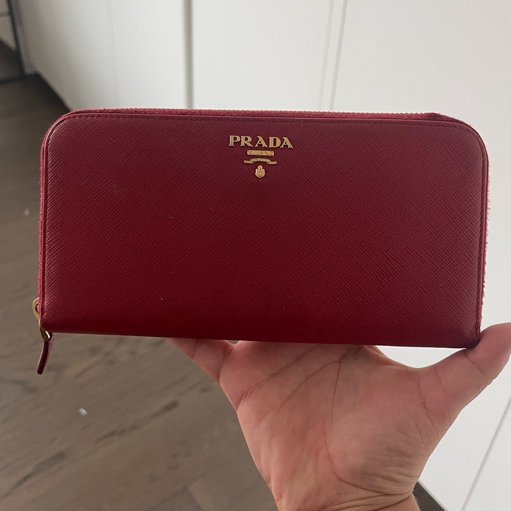 RED PRADA WALLET